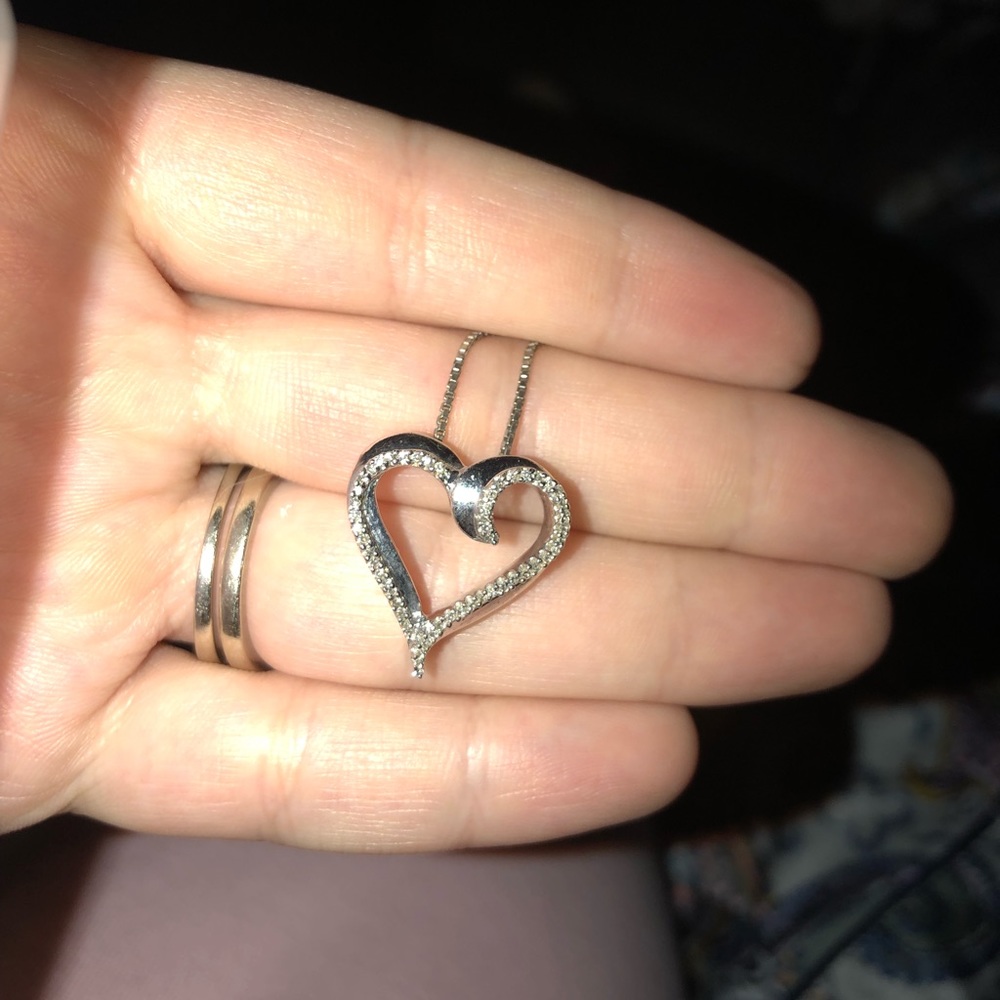 Heart shaped necklace pendent